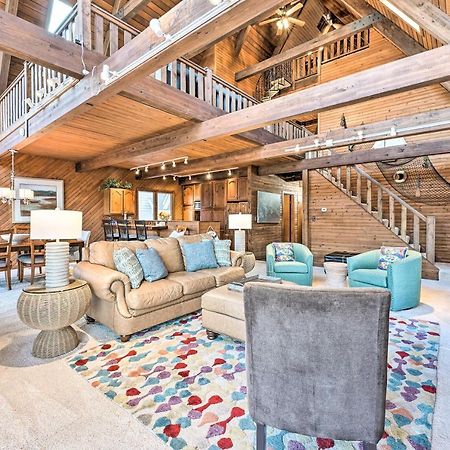 Spacious Syracuse Getaway With Waterfront Deck! Exteriör bild