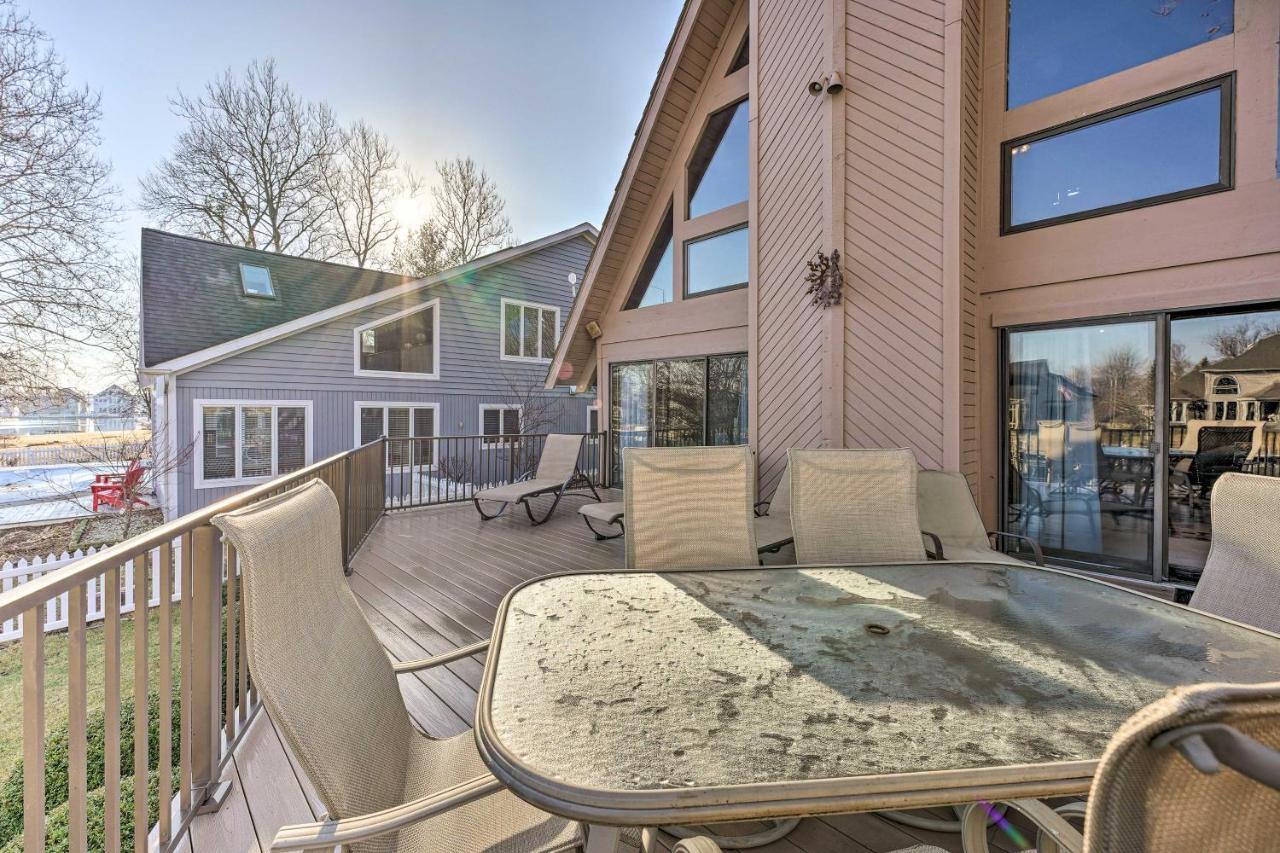 Spacious Syracuse Getaway With Waterfront Deck! Exteriör bild