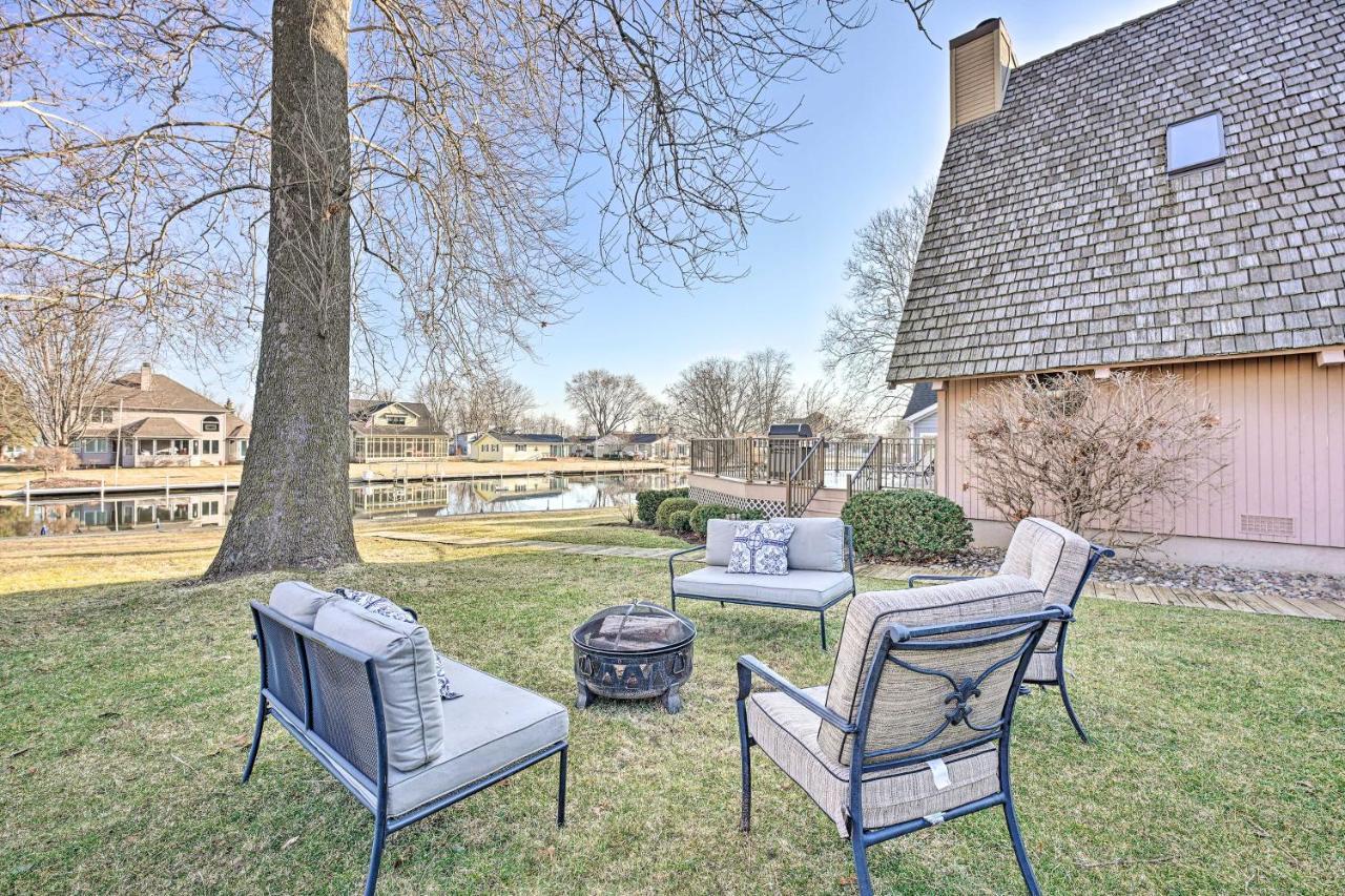 Spacious Syracuse Getaway With Waterfront Deck! Exteriör bild