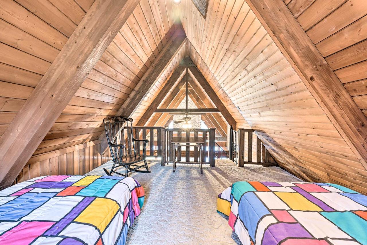 Spacious Syracuse Getaway With Waterfront Deck! Exteriör bild