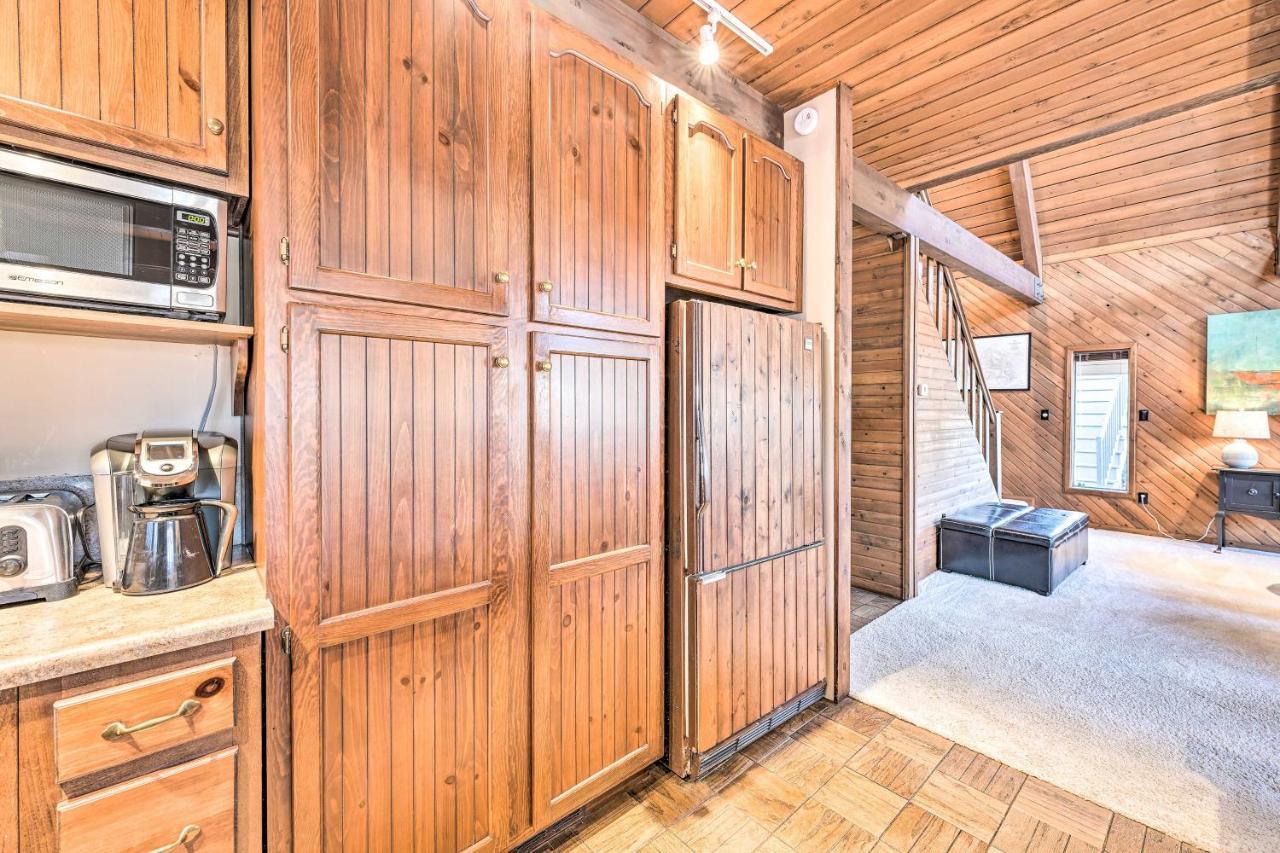 Spacious Syracuse Getaway With Waterfront Deck! Exteriör bild