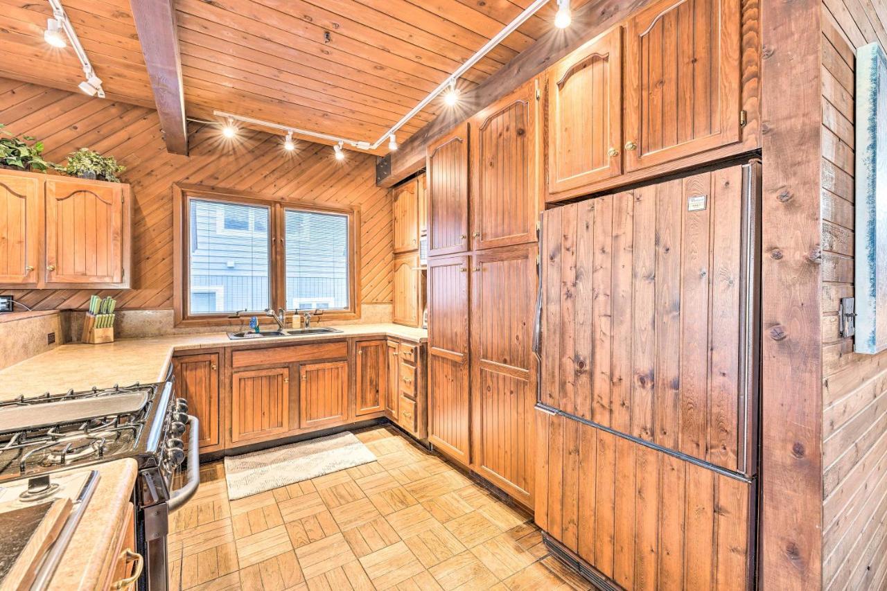 Spacious Syracuse Getaway With Waterfront Deck! Exteriör bild