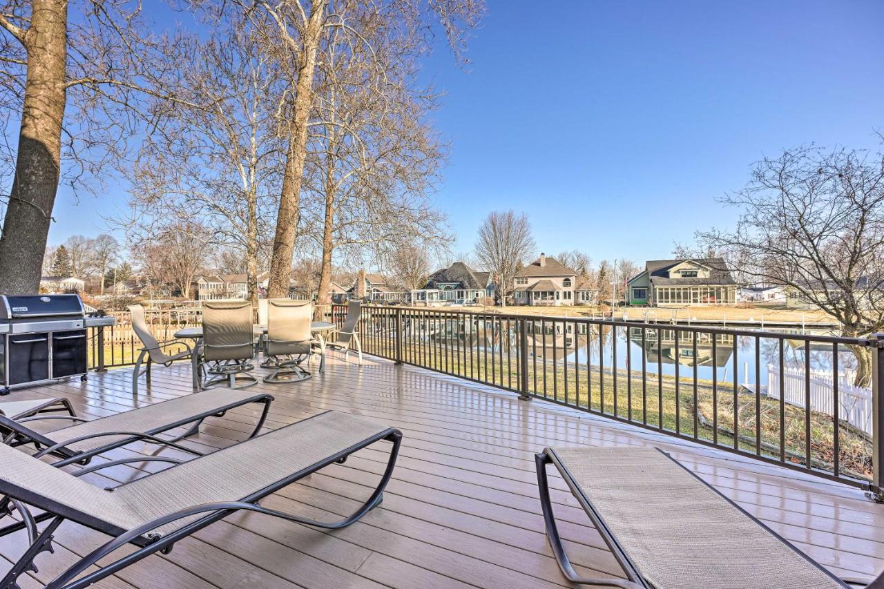 Spacious Syracuse Getaway With Waterfront Deck! Exteriör bild